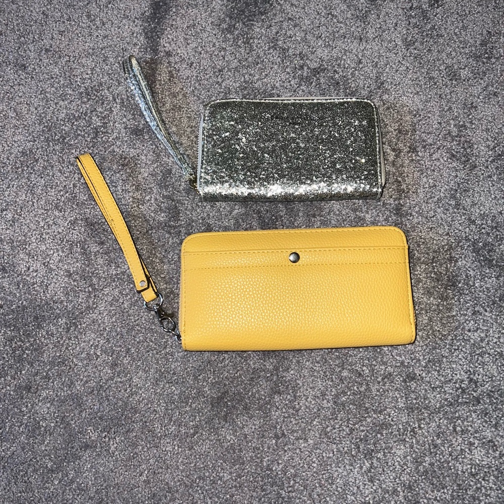 Lot of 2 wristlets